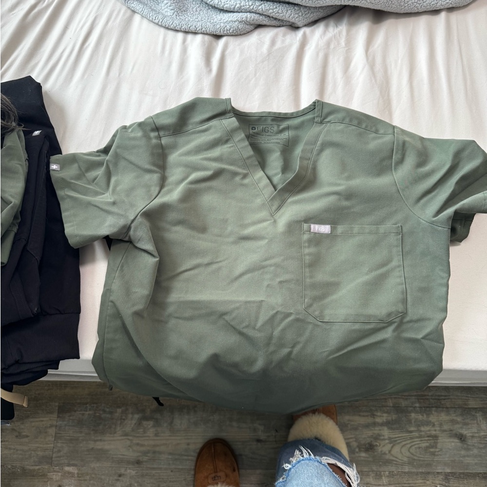 Figs Moss Green V-Neck Scrub Top